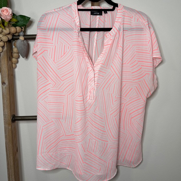 APT 9 Womens Pink White Geometric Print Short Sleeve V Neck Top Size X Large - Picture 3 of 9